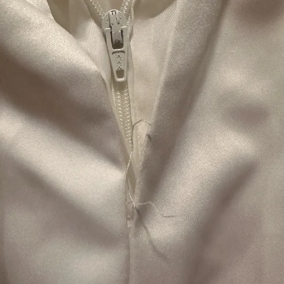 Flower Girl Elegant White Dress for Special Occasions- - Picture 9 of 10